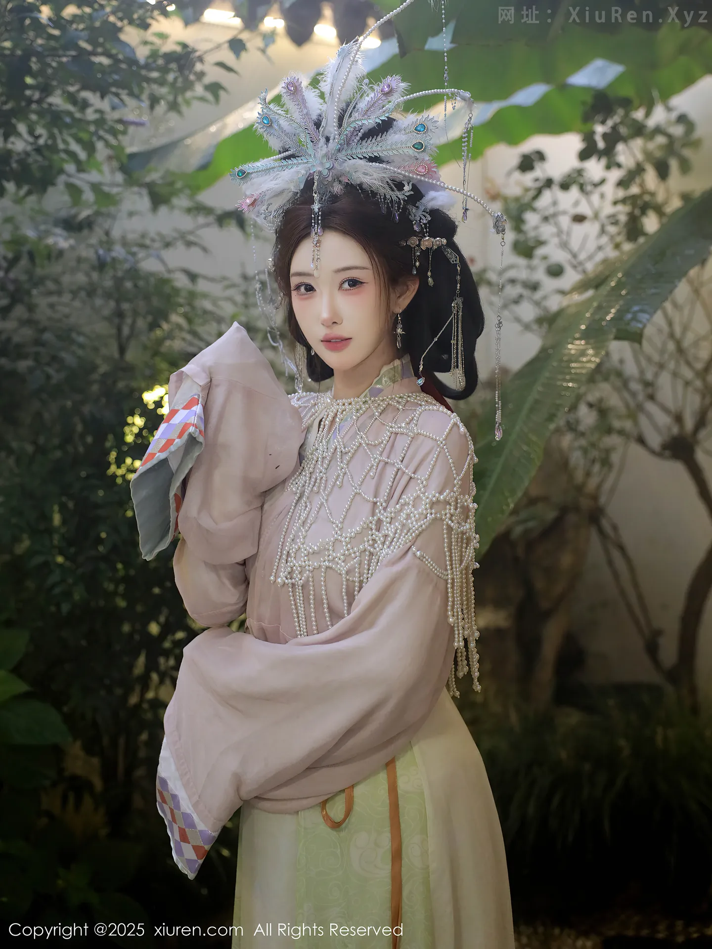 图片[3]-[XiuRen秀人网] VOL.10736 模特金允希Yuki性感浅色古装薄纱服饰秀丰腴身材迷人诱惑写真80P-秀人网官方网站